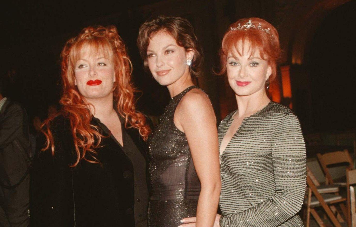 wynonna judd worries missed warning signs mother naomi suicide