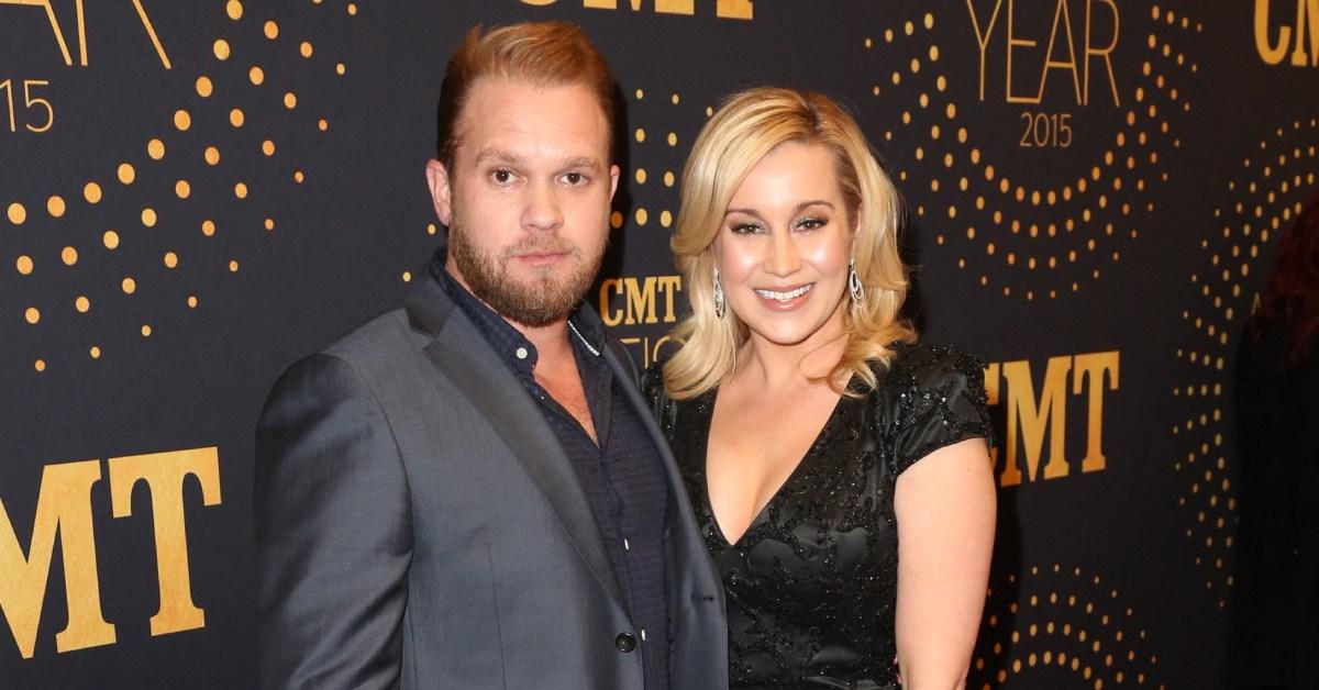 kellie pickler selling nashville home husband committed suicide
