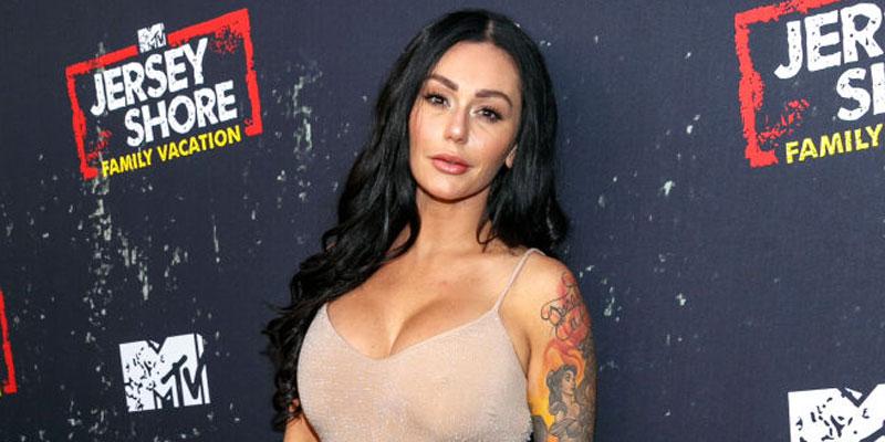 Jwoww Poses On Red Carpet Selling Home