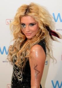 2011__09__Kesha Sept6ne 210&#215;300.jpg