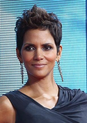 Halle berry nov 10 001_0.jpg